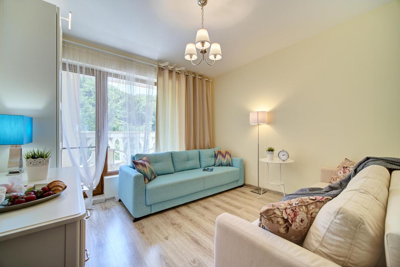 Summertime In South Bay Apartment *