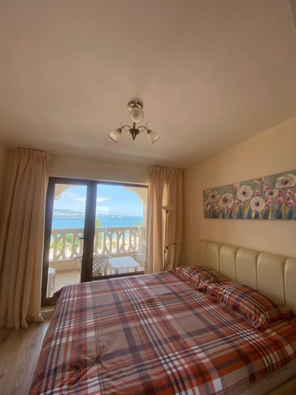 Summertime In South Bay Apartment Varna