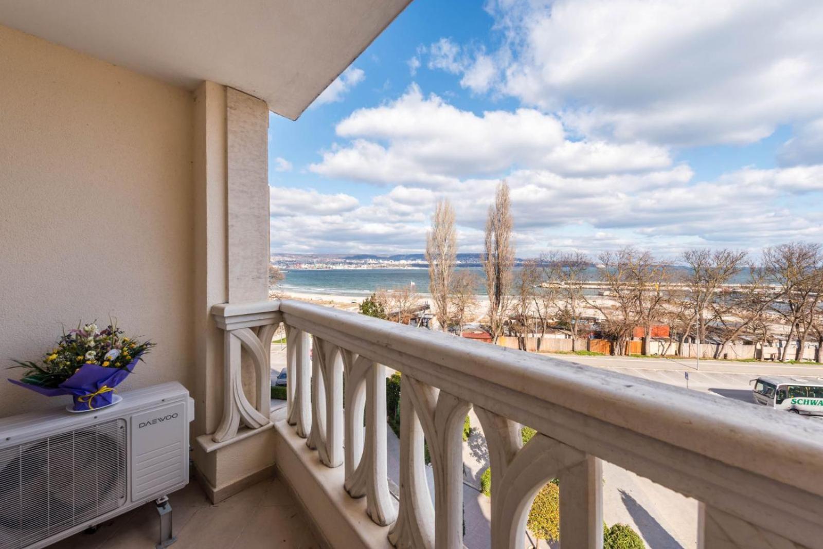 Summertime In South Bay Apartment Varna
